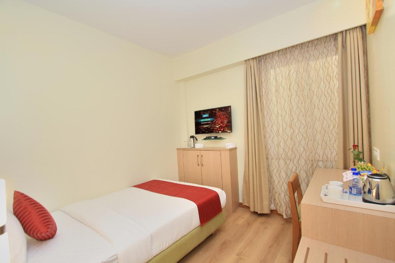 Hotel La Sara Regent Bangalore Exterior foto