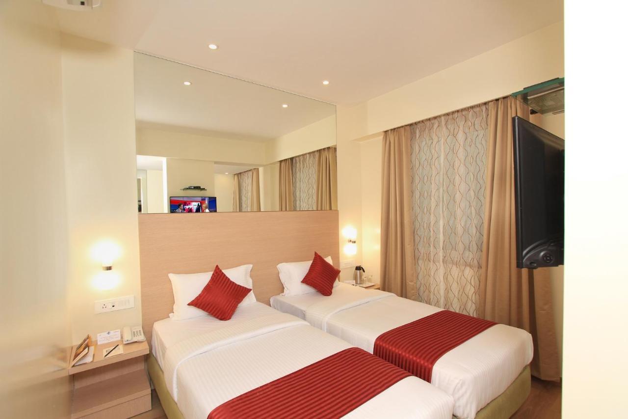 Hotel La Sara Regent Bangalore Exterior foto